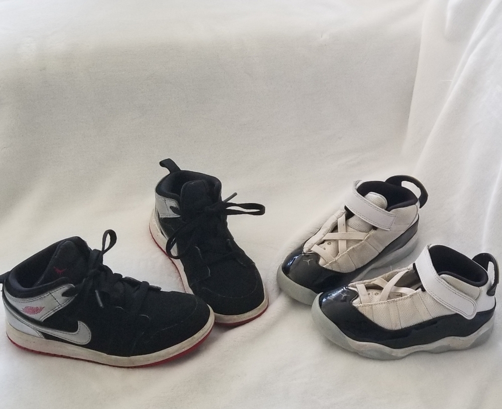 2 Pairs of boys Jordan Sz 10